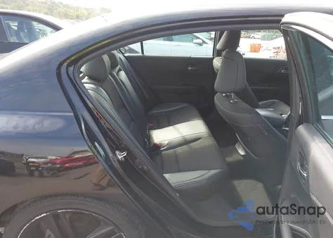 2017 Honda Accord Sport z USA, uszkodzony, nr VIN 1HGCR2F52HA125476